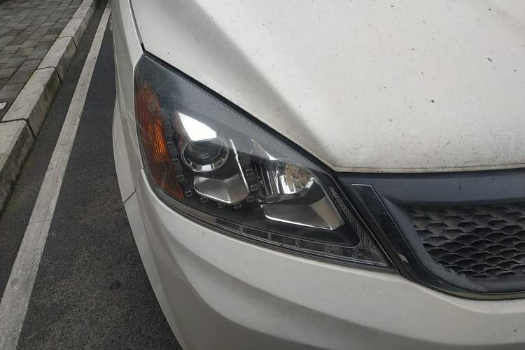 Used BAIC Changhe M50S 2015 1.5L facelift economy class DAM15DL Right Front Headlight