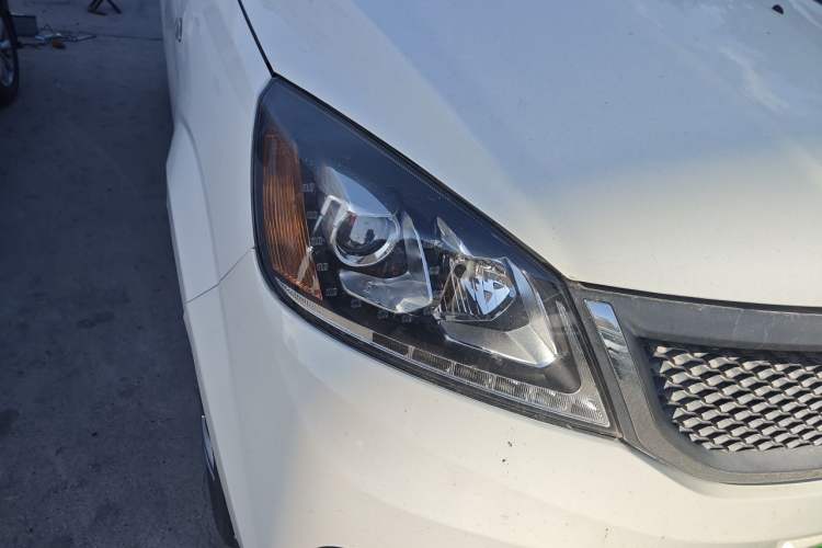 Used BAIC Changhe M50S 2015 1.5L Restyled Business Class (Leaf Spring) DAM15DL Right Front Headlight