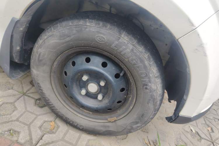 Used BAIC Changhe M50S  Right Front Wheel Hub