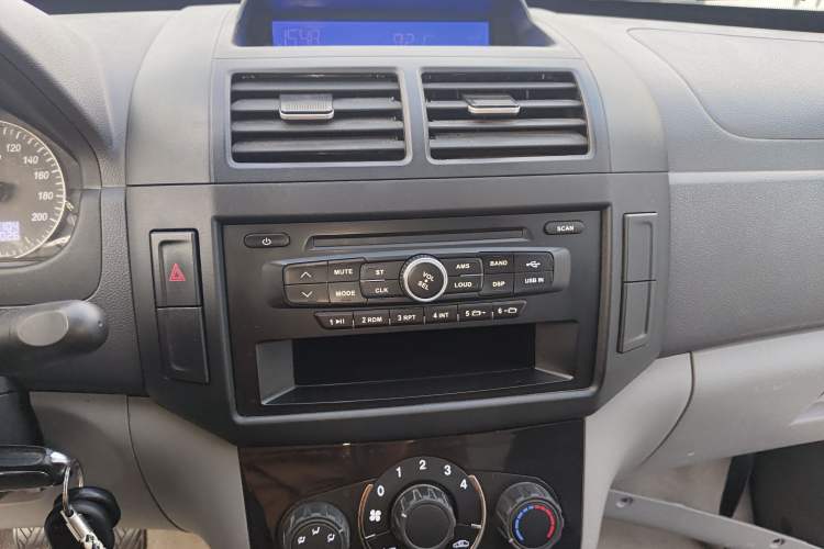 Used BAIC Changhe M50S 2019 1.4L Economy Class K14B-F Audio And AC Panel