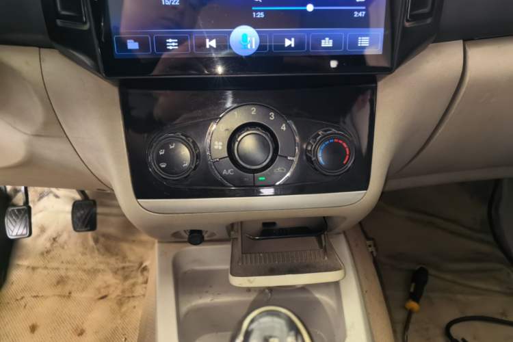 Used BAIC Changhe M50S 2019 Revised Version 1.4L Elite Cabin K14B-F Audio And AC Panel