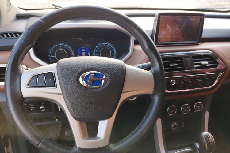 Used BAIC Changhe M70 2017 1.5L manual luxury cabin Center Console
