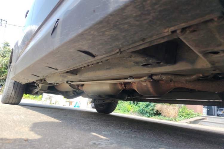 Used BAIC Changhe M70 2017 1.5L manual business class Chassis Front Right