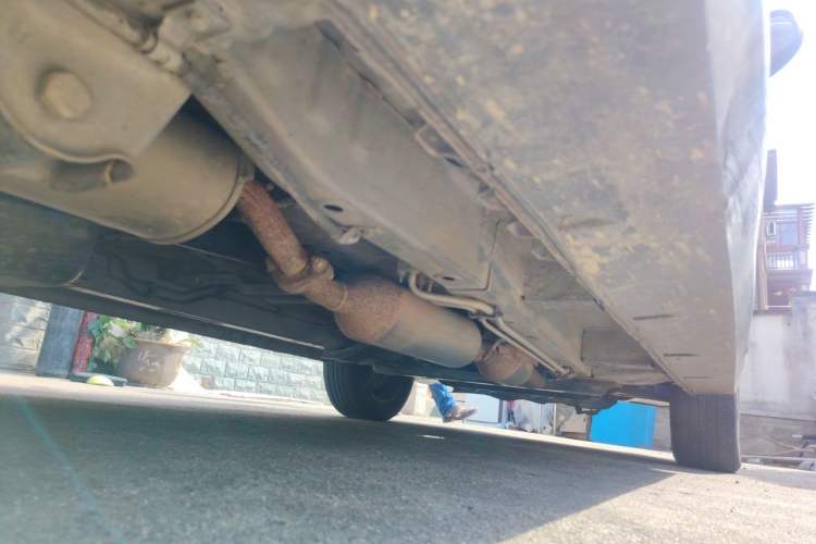 Used BAIC Changhe M70 2017 1.5L manual business class Chassis Rear Right