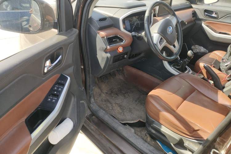 Used BAIC Changhe M70 2017 1.5L manual luxury cabin Driver Seat