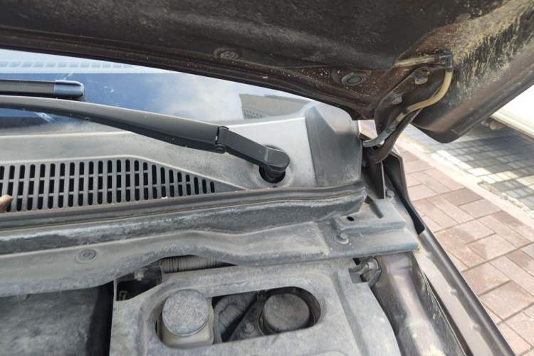 Used BAIC Changhe M70 2017 1.5L manual first-class cabin Engine Bay Left