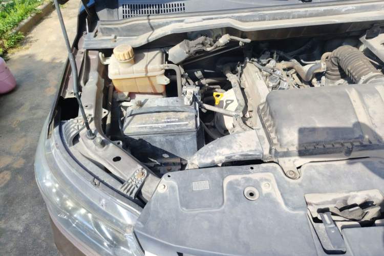 Used BAIC Changhe M70 2017 1.5L manual business class Engine Bay Right