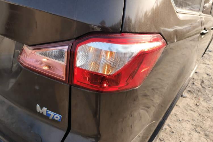 Used BAIC Changhe M70 2017 1.5L manual luxury cabin Exterior 3