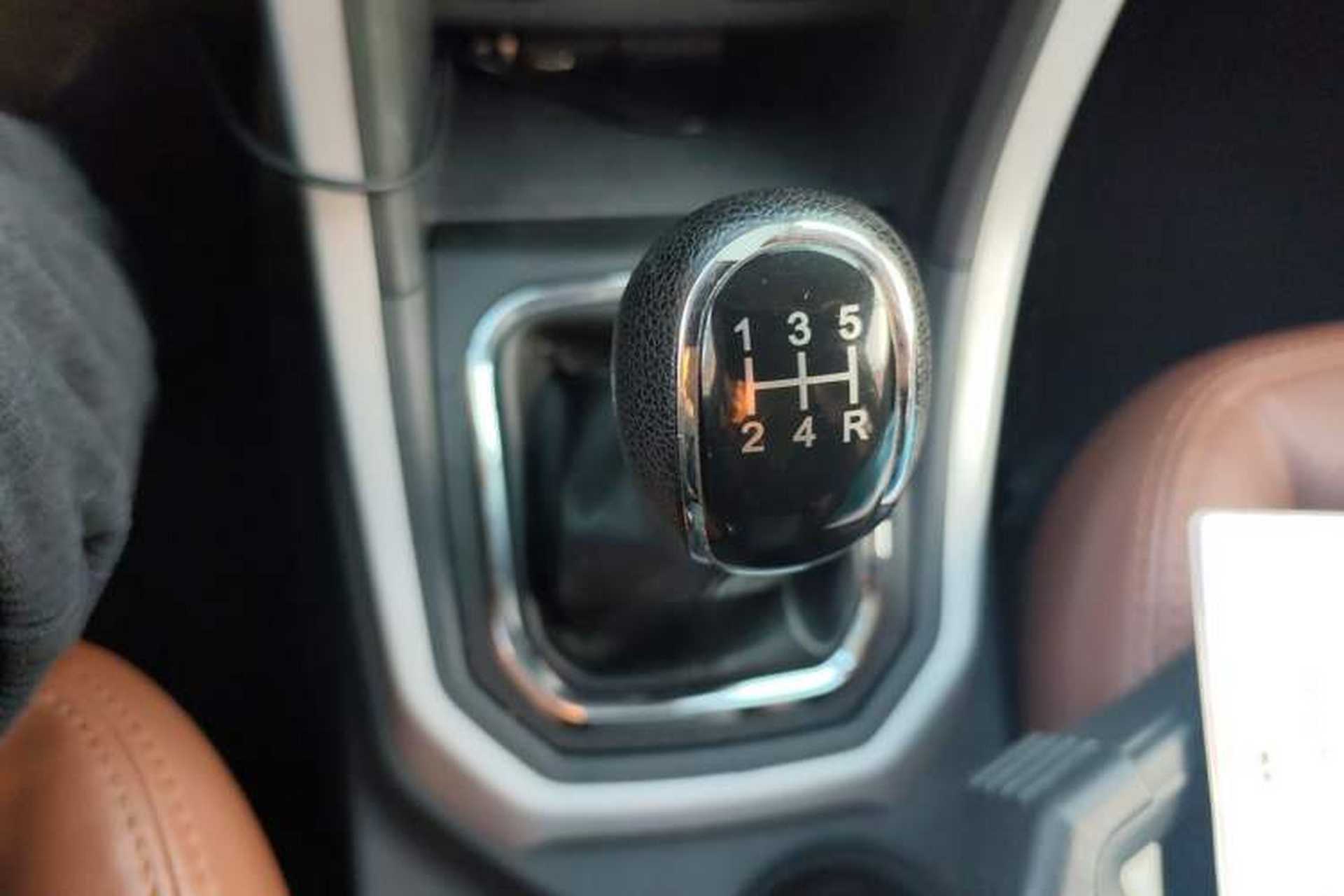 Used BAIC Changhe M70 2017 1.5L manual aviation cabin Gear Lever