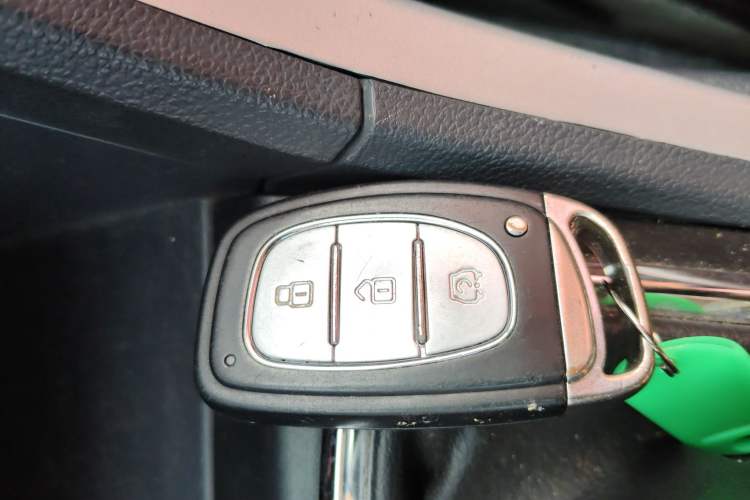 Used BAIC Changhe M70 2017 1.5L manual luxury cabin Interior 1
