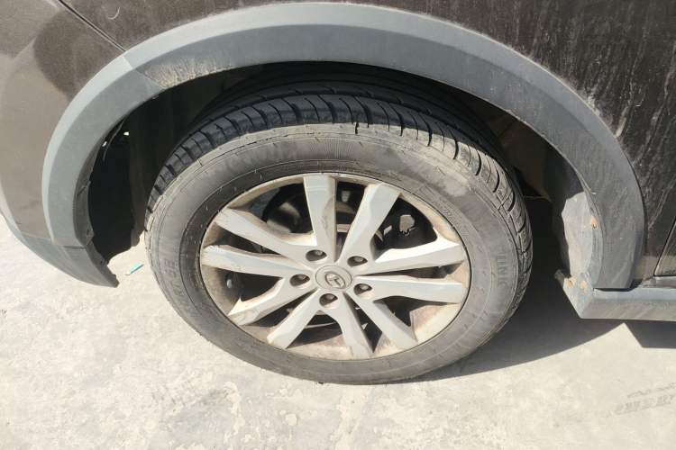 Used BAIC Changhe M70 2017 1.5L manual luxury cabin Left Front Wheel Hub