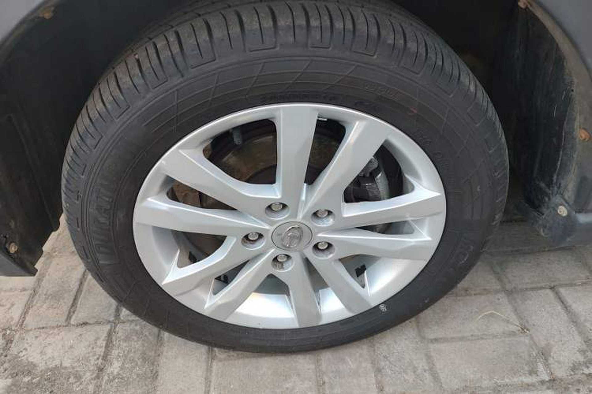 Used BAIC Changhe M70 2017 1.5L manual aviation cabin Left Front Wheel Hub