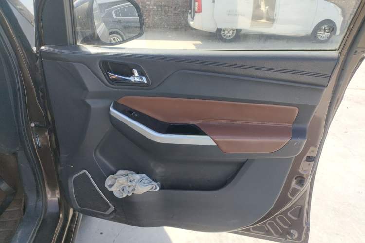 Used BAIC Changhe M70 2017 1.5L manual luxury cabin Right Front Door Interior
