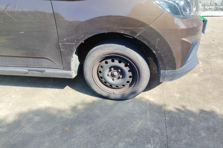 Used BAIC Changhe M70 2017 1.5L manual business class Right Front Wheel Hub