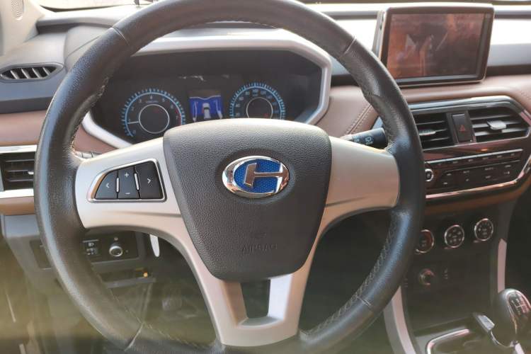 Used BAIC Changhe M70 2017 1.5L manual luxury cabin Steering Wheel