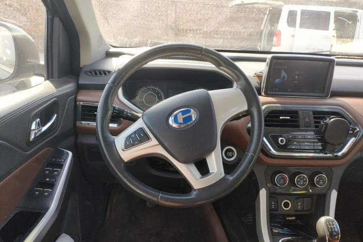 Used BAIC Changhe M70 2017 1.5L manual luxury cabin Steering Wheel