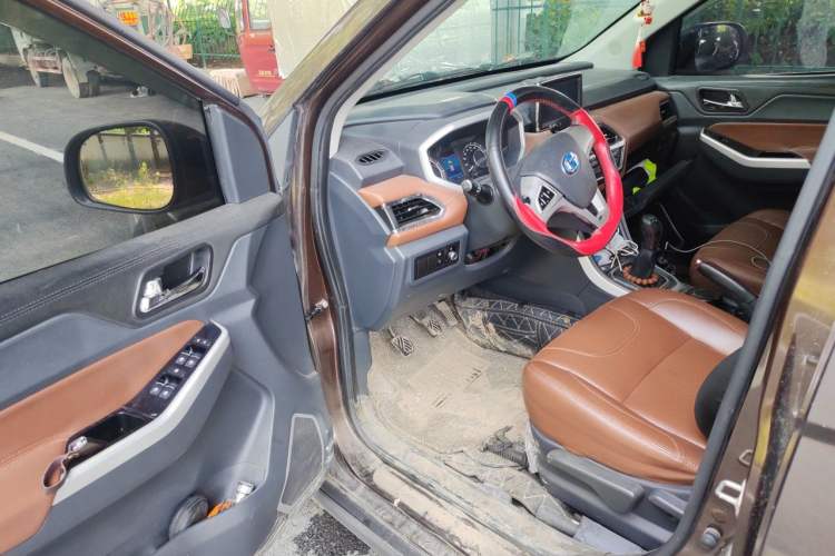 Used BAIC Changhe M70 2017 1.5L manual luxury cabin Driver Seat