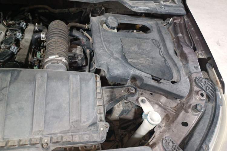 Used BAIC Changhe M70 2017 1.5L manual first-class cabin Engine Bay Left