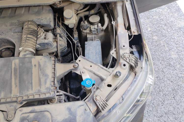 Used BAIC Changhe M70 2017 1.5L manual luxury cabin Engine Bay Left