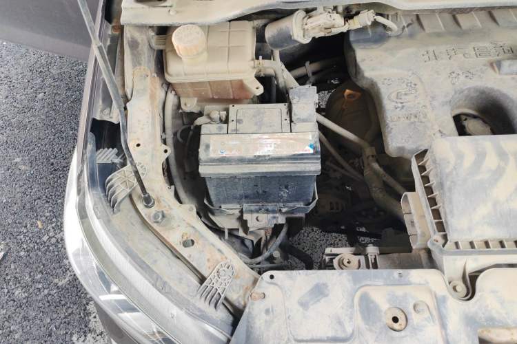 Used BAIC Changhe M70 2017 1.5L manual luxury cabin Engine Bay Right