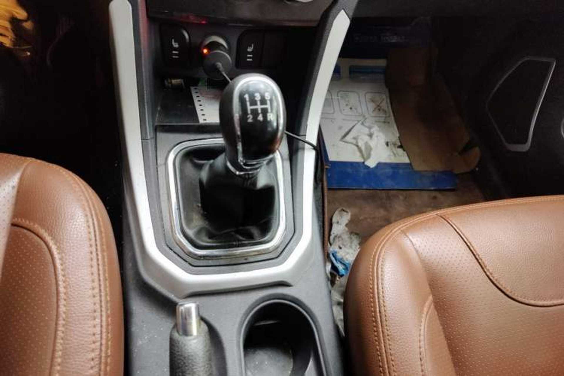 Used BAIC Changhe M70 2017 1.5L manual first-class cabin Gear Lever
