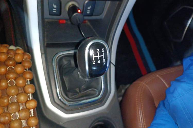 Used BAIC Changhe M70 2017 1.5L manual first-class cabin Gear Lever