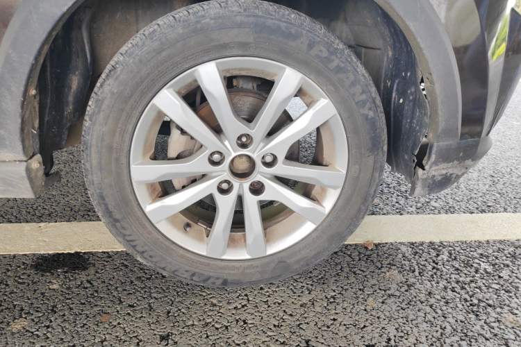 Used BAIC Changhe M70 2017 1.5L manual luxury cabin Right Front Wheel Hub