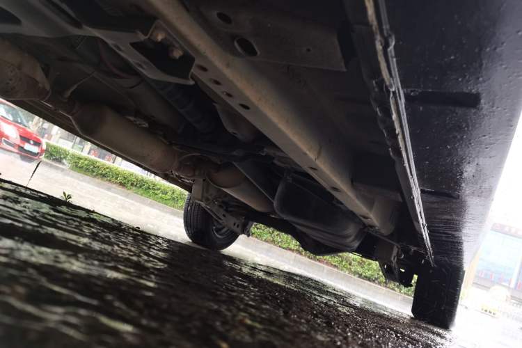 Used BAIC Changhe M70 2017 1.5L manual business class Chassis Front Left