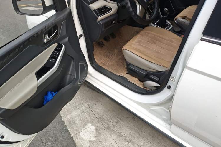 Used BAIC Changhe M70 2017 1.5L manual first-class cabin Driver Seat