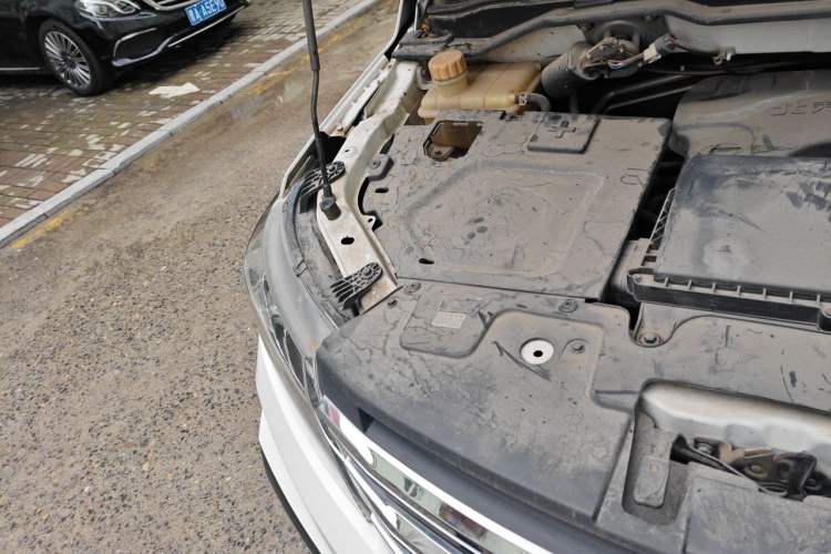 Used BAIC Changhe M70 2017 1.5L manual first-class cabin Engine Bay Right
