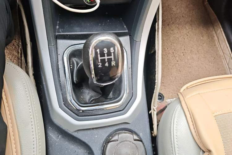Used BAIC Changhe M70 2017 1.5L manual first-class cabin Gear Lever
