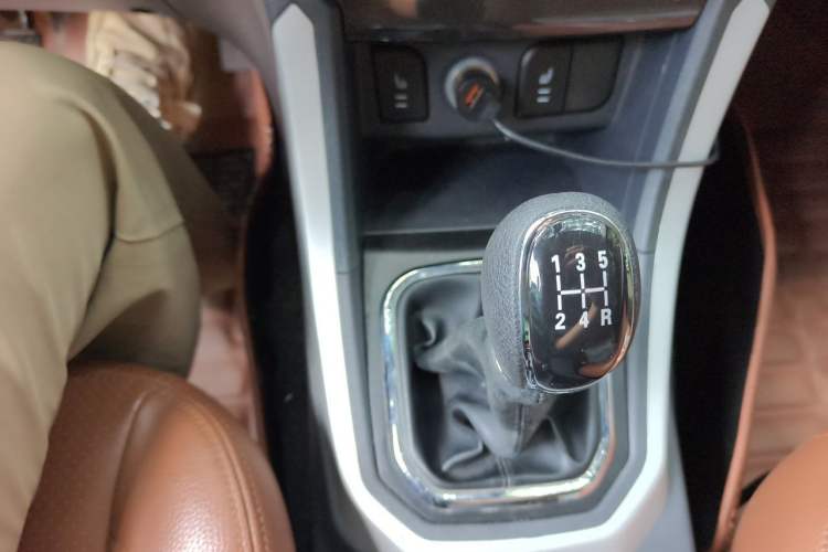 Used BAIC Changhe M70 2017 1.5L manual aviation cabin Gear Lever