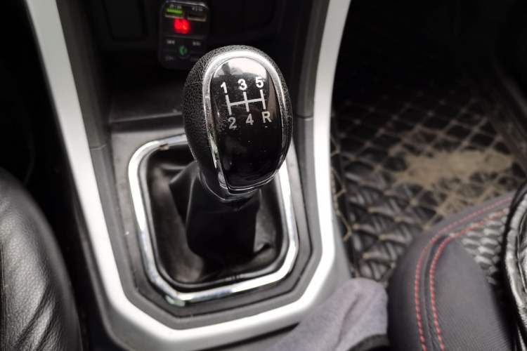 Used BAIC Changhe M70 2017 1.5L manual business class Gear Lever