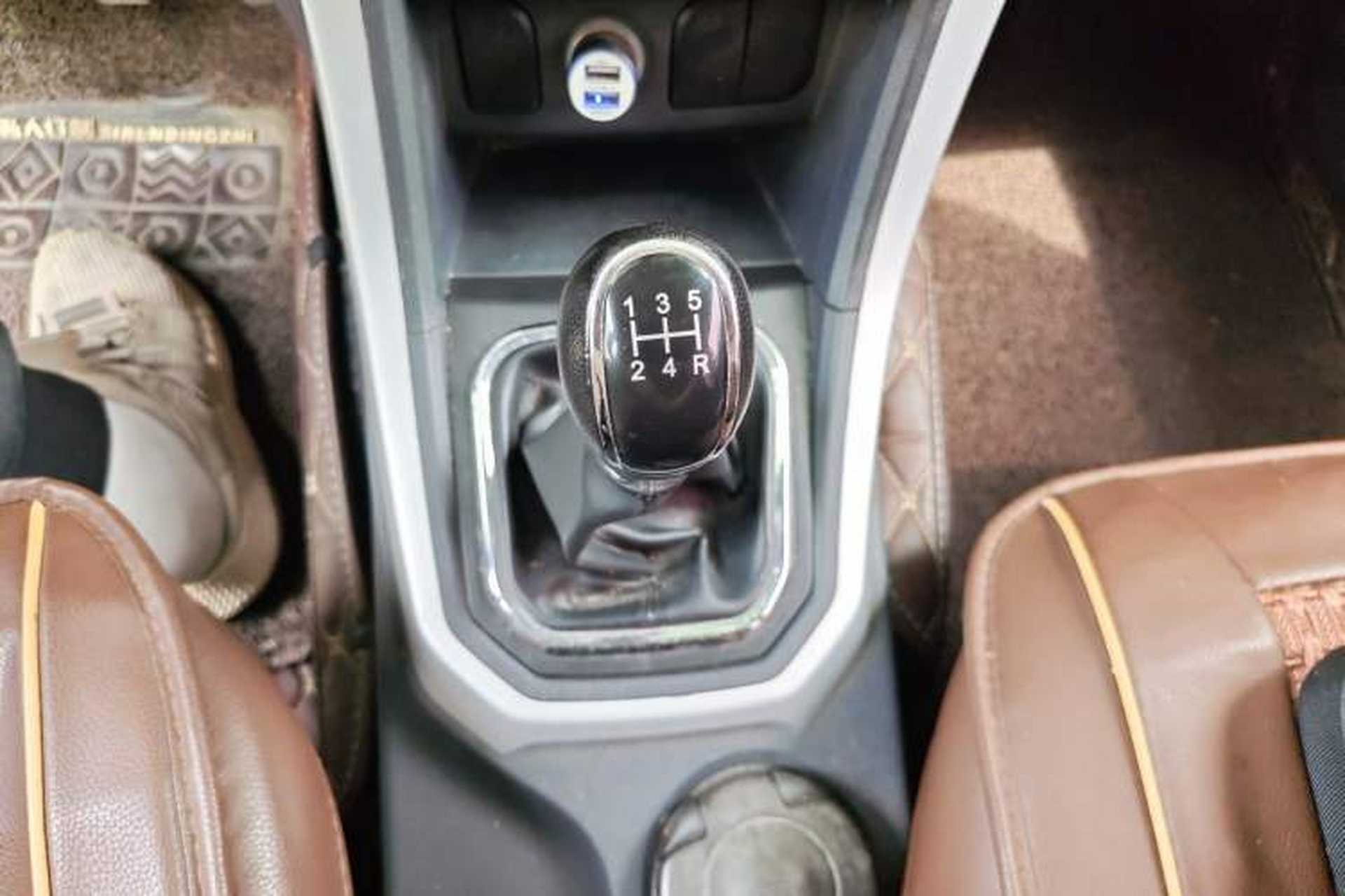 Used BAIC Changhe M70 2017 1.5L manual first-class cabin Gear Lever