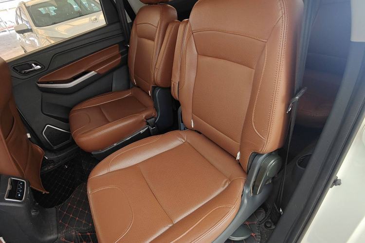 Used BAIC Changhe M70 2017 1.5L manual luxury cabin Interior 4
