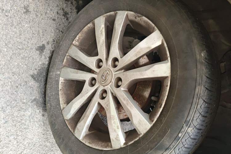Used BAIC Changhe M70 2017 1.5L manual first-class cabin Right Front Wheel Hub