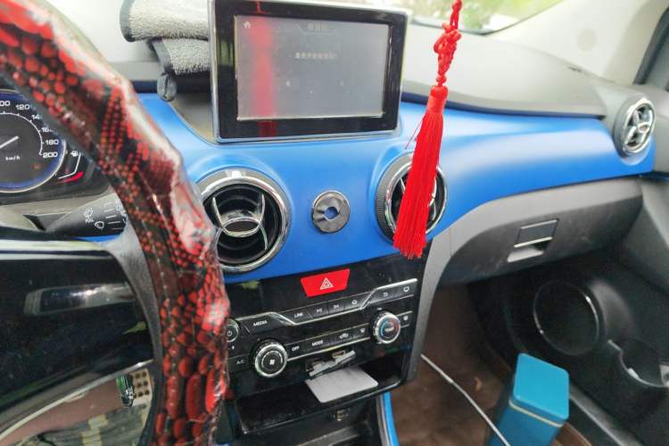 Used BAIC Changhe Q25 2016 1.5L Manual Lehui Edition Audio And AC Panel