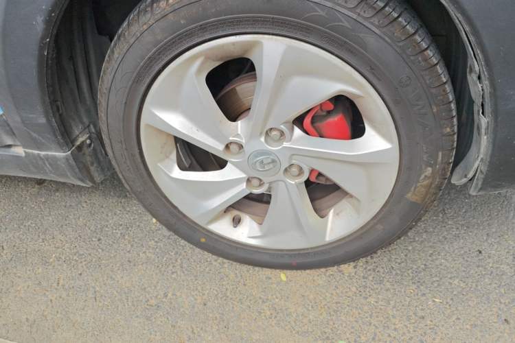 Used BAIC Changhe Q25 2016 1.5L Manual Lehui Edition Right Front Wheel Hub