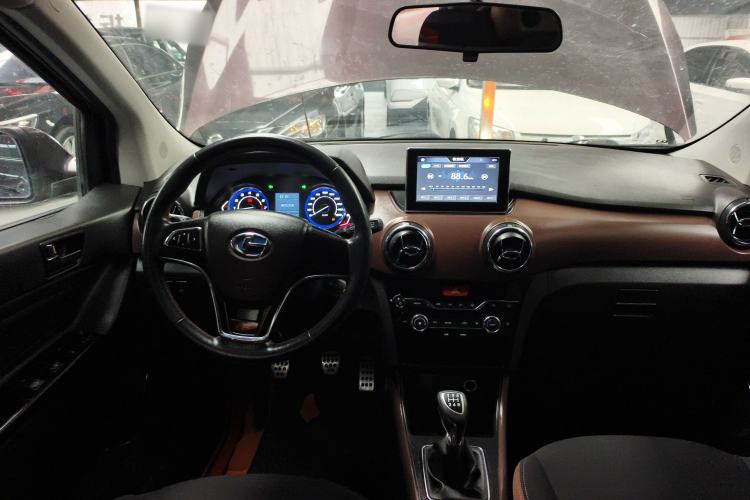 Used BAIC Changhe Q25 2016 1.5L Manual Lehui Edition Center Console