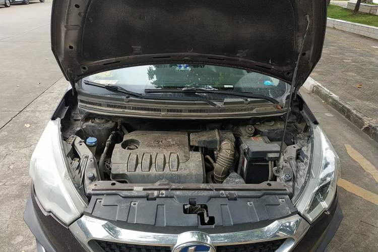 Used BAIC Changhe Q25 2016 1.5L Automatic Lehui Edition Engine Bay