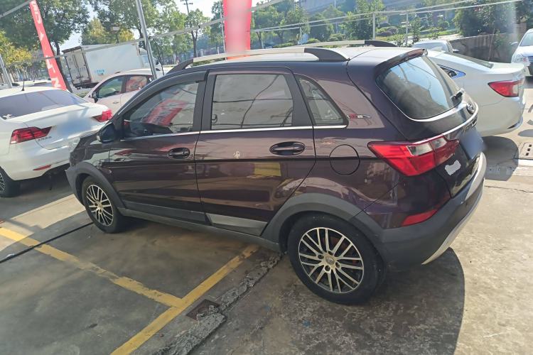 Used BAIC Changhe Q25 2016 1.5L Manual Lehui Edition Exterior 5