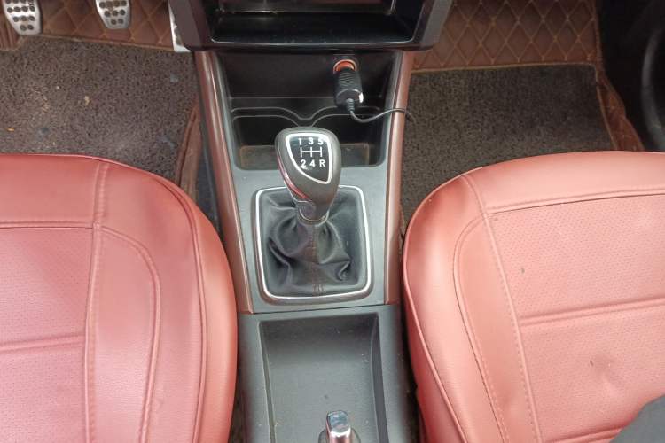 Used BAIC Changhe Q25 2016 1.5L Manual Fun Edition Gear Lever