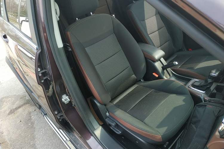 Used BAIC Changhe Q25 2016 1.5L Automatic Lehui Edition Right Front Seat