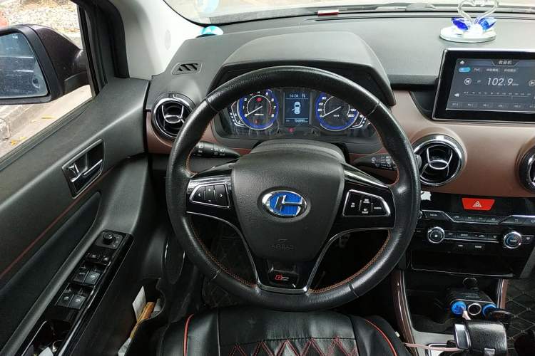 Used BAIC Changhe Q25 2016 1.5L Automatic Lehui Edition Steering Wheel