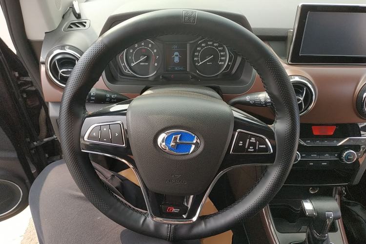 Used BAIC Changhe Q25 2016 1.5L Automatic Lehui Edition Steering Wheel