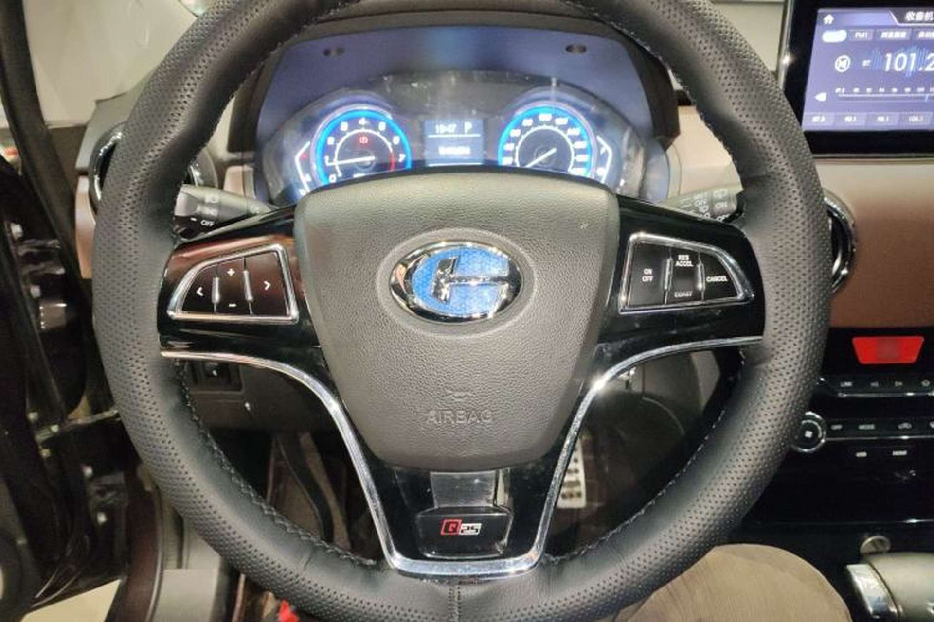 Used BAIC Changhe Q25 2016 1.5L Automatic Lehui Edition Steering Wheel