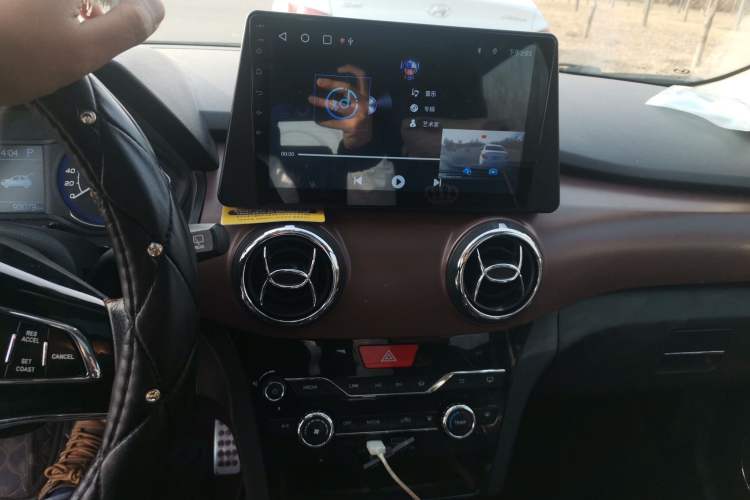 Used BAIC Changhe Q25 2016 1.5L Automatic Lehui Edition Audio And AC Panel