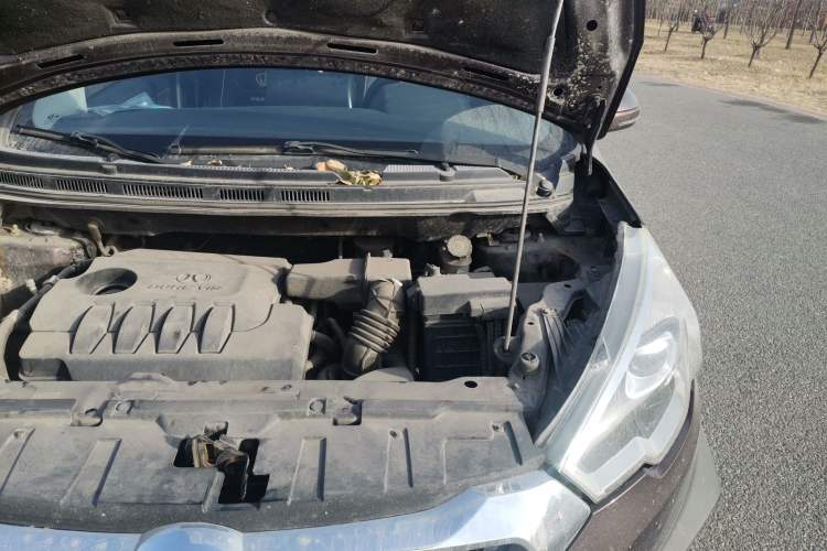 Used BAIC Changhe Q25 2016 1.5L Automatic Lehui Edition Engine Bay Left