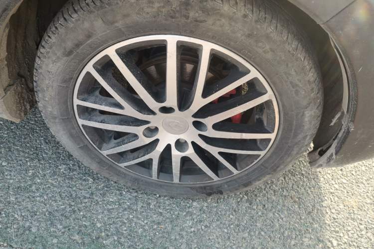 Used BAIC Changhe Q25 2016 1.5L Automatic Lehui Edition Right Front Wheel Hub