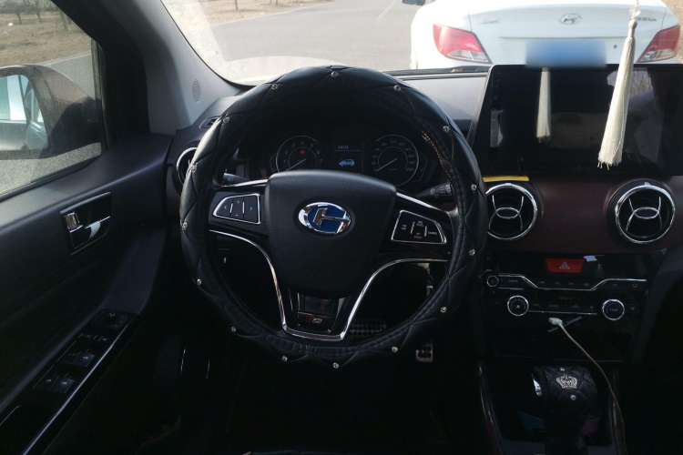 Used BAIC Changhe Q25 2016 1.5L Automatic Lehui Edition Steering Wheel